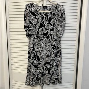 MSK  Black and White Sheath Dress with Rusched Sleeves.